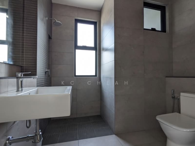 Rumah Teres 2 Tingkat untuk Disewa di Shah Alam (Selangor) - KC Cheah - Bathroom - PropertyGuru.com.my