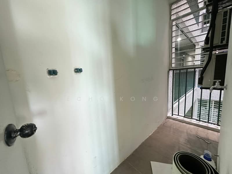 Servis Apartment untuk Dijual di The Zizz @ Damansara North - Echo Kong - Balcony - PropertyGuru.com.my