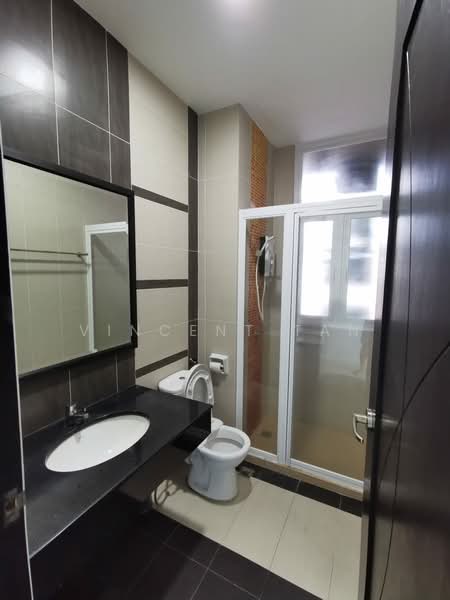 Kondominium untuk Disewa di Fettes Residence - Vincent Tan - Bathroom - PropertyGuru.com.my