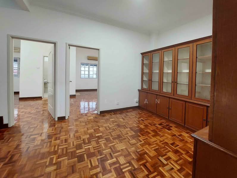 Rumah Teres 2.5 Tingkat untuk Dijual di Bayan Hill Homes (Puchong) - Angel Tan - Living Room - PropertyGuru.com.my