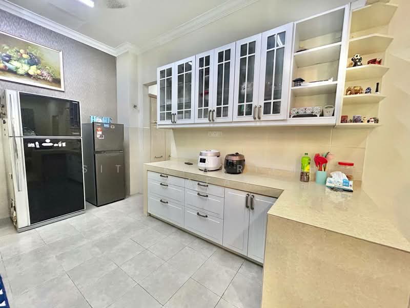 Semi-Detached House for Sale in Alam Impian (Shah Alam) - SITI KHAIRIYAH JAAFAR - Kitchen - PropertyGuru.com.my