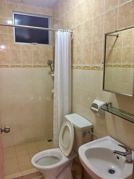Kondominium untuk Disewa di Coastal Tower - Peggy Tan - Bathroom - PropertyGuru.com.my