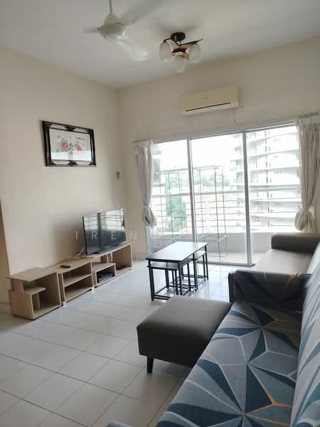 Pangsapuri untuk Disewa di University Place (Plaza Ivory) - Irene Goh - Living Room - PropertyGuru.com.my