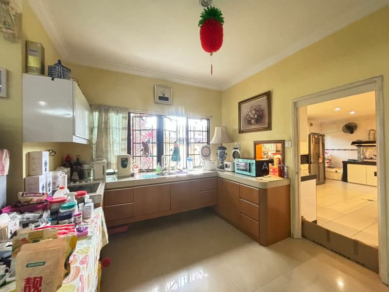 Bungalow for Sale in Kajang (Selangor) - Shirley Chan - Kitchen - PropertyGuru.com.my