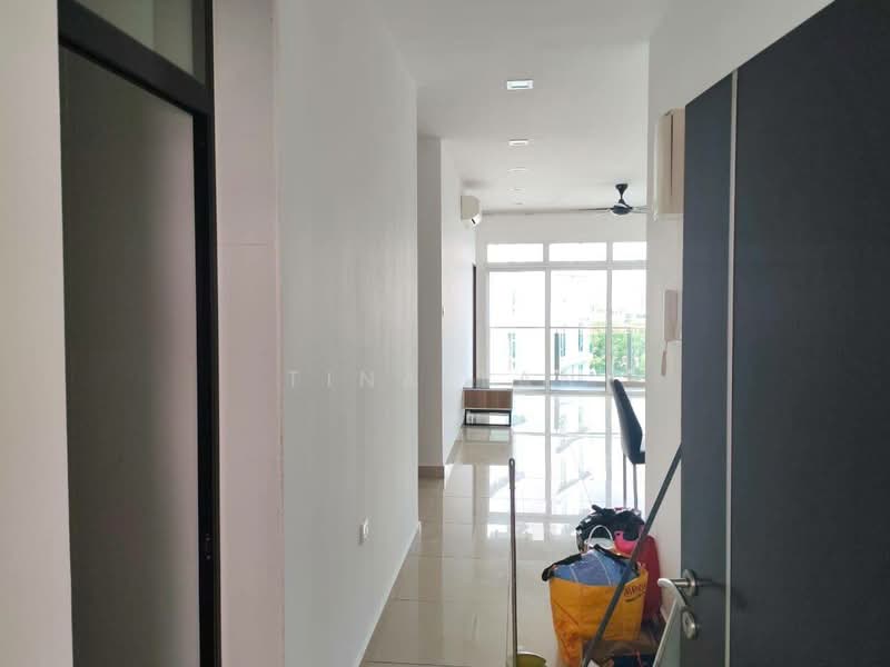 Kondominium untuk Dijual di M Condominium @ Larkin - Tina Tan - Corridor - PropertyGuru.com.my