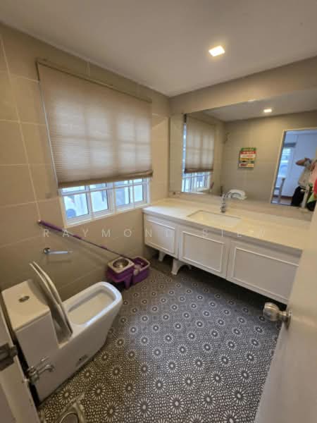Kondominium untuk Disewa di Bukit Robson Condominium - Raymond Siew - Bathroom - PropertyGuru.com.my