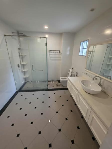 Kondominium untuk Disewa di Bukit Robson Condominium - Raymond Siew - Bathroom - PropertyGuru.com.my