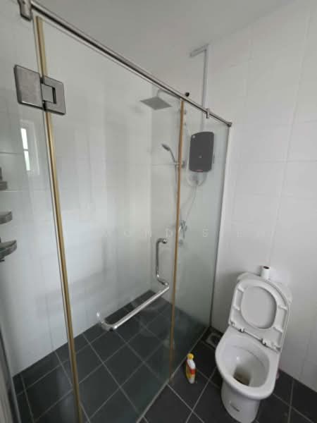 Kondominium untuk Disewa di Bukit Robson Condominium - Raymond Siew - Bathroom - PropertyGuru.com.my