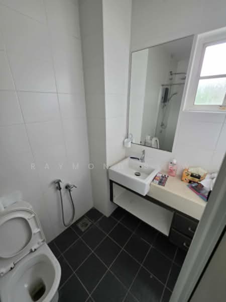 Kondominium untuk Disewa di Bukit Robson Condominium - Raymond Siew - Bathroom - PropertyGuru.com.my