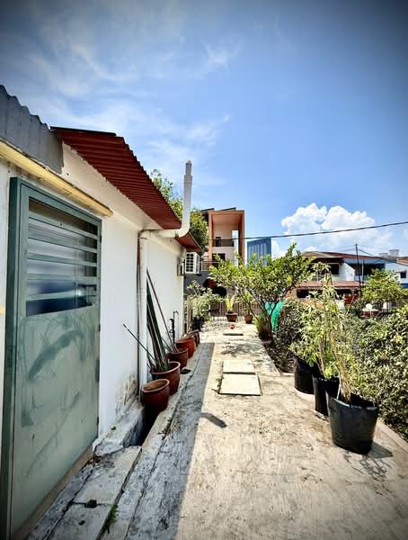 1-storey Terraced House for Sale in Tanjung Tokong (Penang) - Pei Hong - Exterior - PropertyGuru.com.my