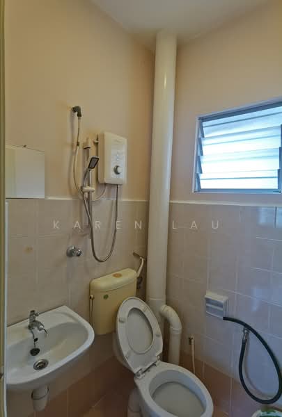 Service Residence for Sale at Suria Kinrara - Karen Lau - Bathroom - PropertyGuru.com.my