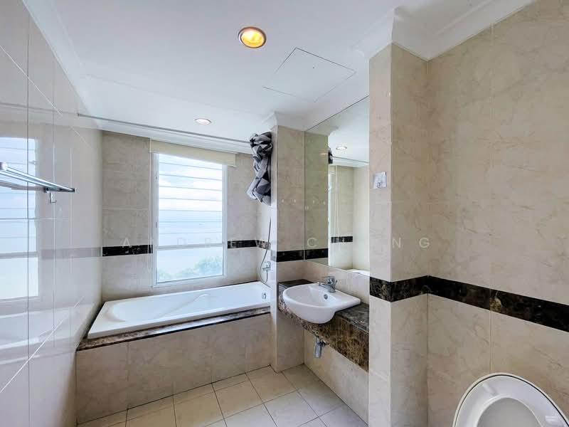 Kondominium untuk Dijual di The Cove Condominium - Andrew Chong - Bathroom - PropertyGuru.com.my