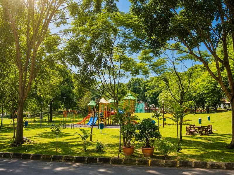 Semi-Detached House for Sale in Bandar Puteri Puchong (Puchong) - Teddy Tham - Garden - PropertyGuru.com.my