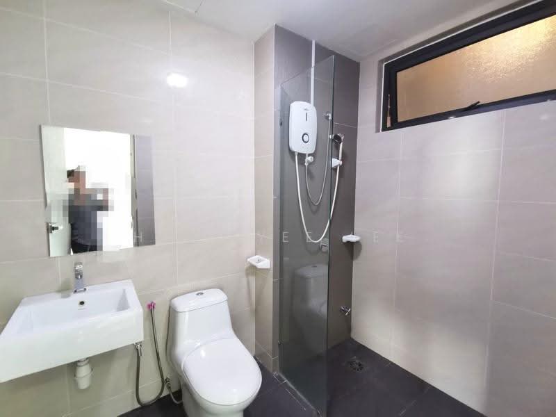 Kondominium untuk Dijual di The Raffles Suites - Hooi Yee Lee - Bathroom - PropertyGuru.com.my
