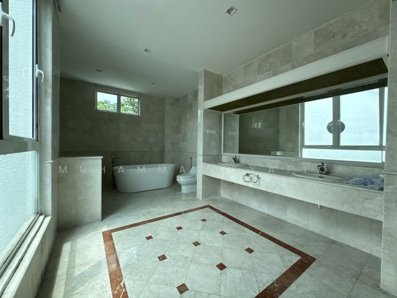 Bungalow for Sale in Kuala Lumpur (Kuala Lumpur) - Muhammad Syafiq - Bathroom - PropertyGuru.com.my