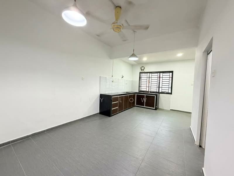 Rumah Teres 2 Tingkat untuk Dijual di Taman Kota Masai (Pasir Gudang) - Ivy Low - Kitchen - PropertyGuru.com.my
