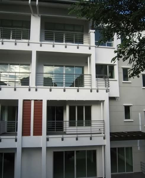Townhouse for Rent in Serdang (Seri Kembangan) - Nicholas Lew - Exterior - PropertyGuru.com.my
