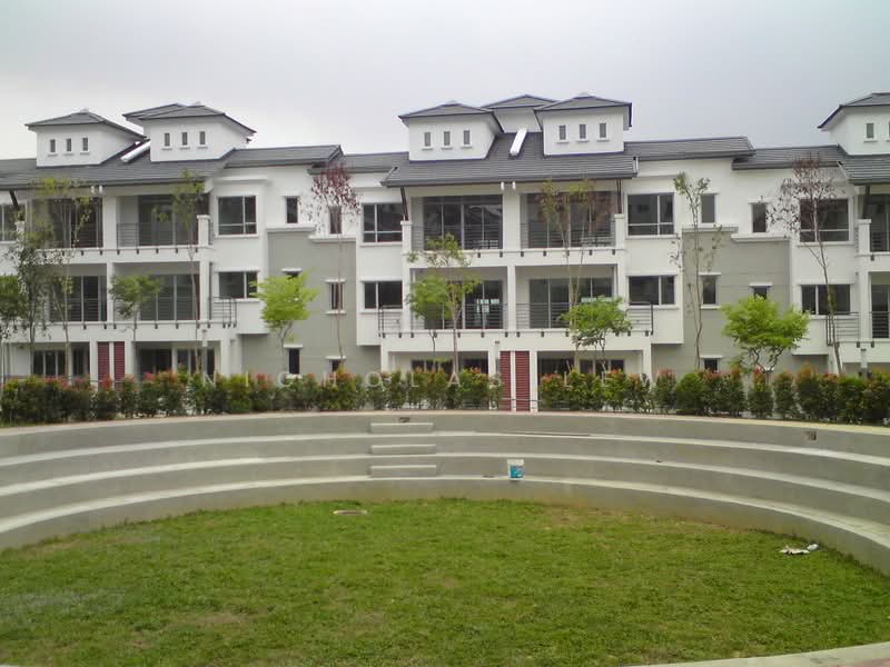 Townhouse for Rent in Serdang (Seri Kembangan) - Nicholas Lew - Exterior - PropertyGuru.com.my