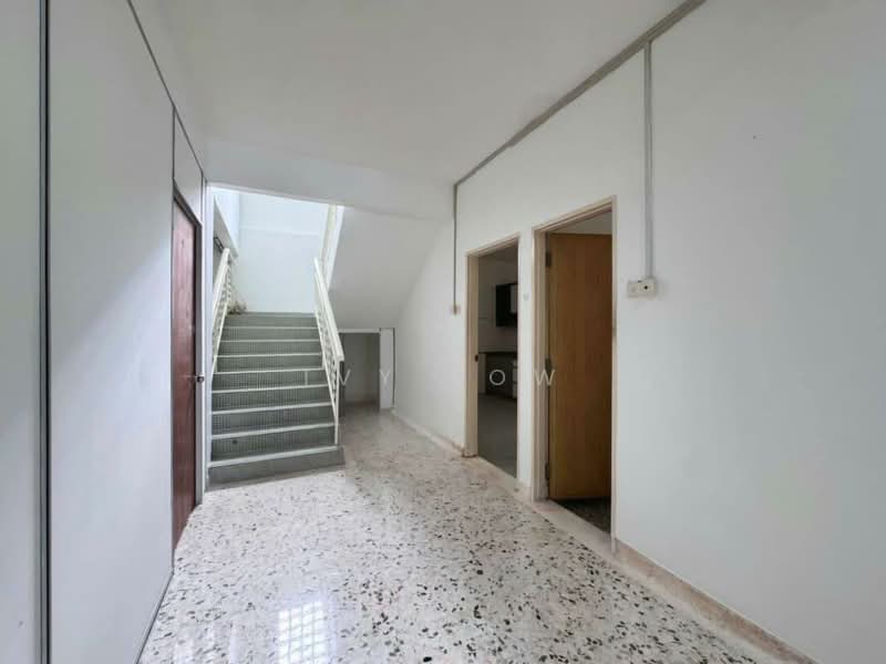 Rumah Berkembar untuk Dijual di Taman Nong Chik (Johor Bahru) - Ivy Low - Corridor - PropertyGuru.com.my