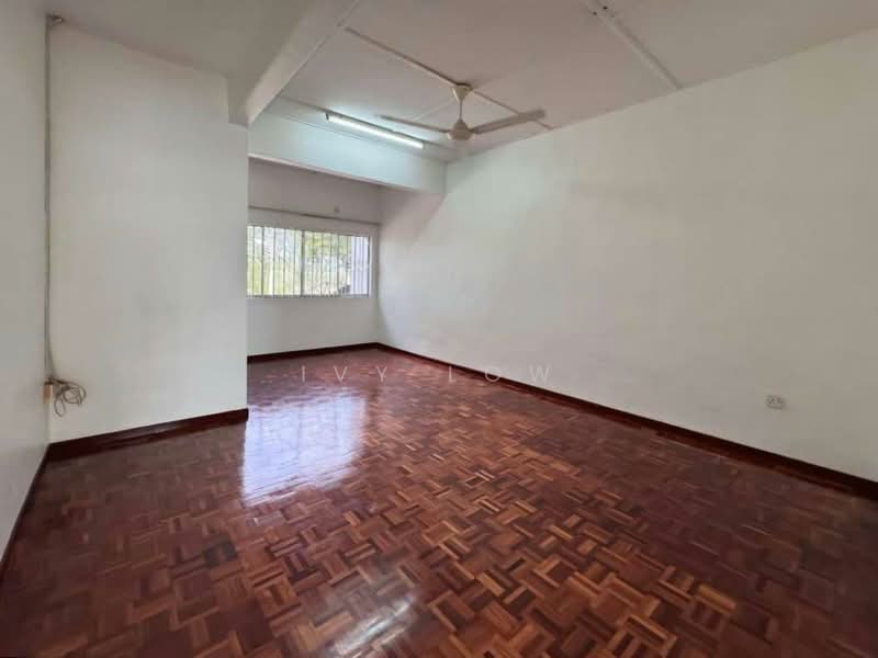 Rumah Berkembar untuk Dijual di Taman Nong Chik (Johor Bahru) - Ivy Low - Living Room - PropertyGuru.com.my