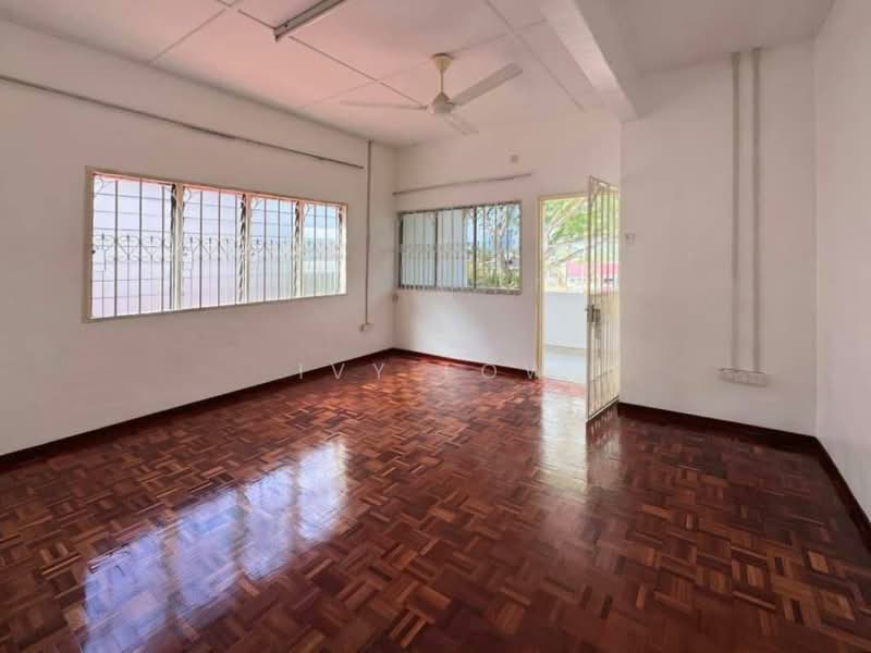Rumah Berkembar untuk Dijual di Taman Nong Chik (Johor Bahru) - Ivy Low - Living Room - PropertyGuru.com.my