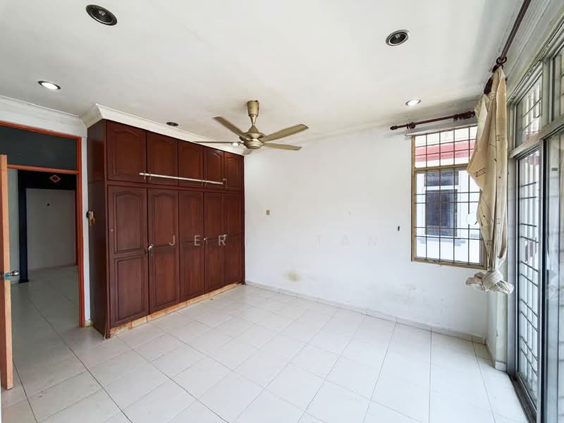 Rumah Teres 2 Tingkat untuk Disewa di Batu Maung (Penang) - Jerry Tan - Bedroom - PropertyGuru.com.my