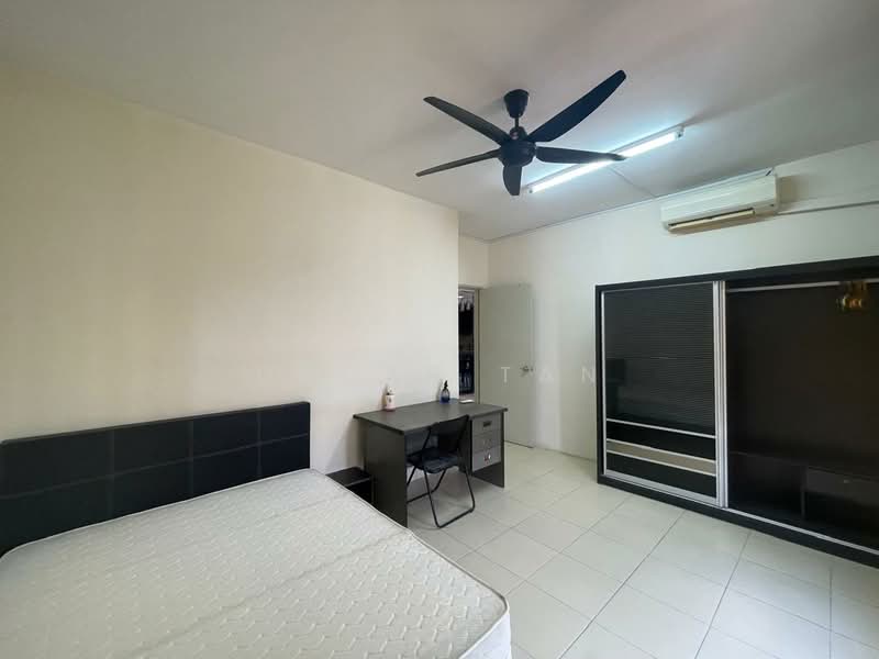Kondominium untuk Disewa di Platinum Lake PV 12 - Oscar Tan - Bedroom - PropertyGuru.com.my