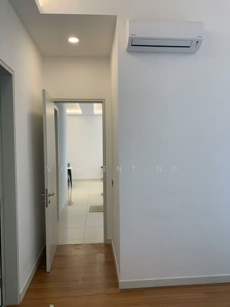 Servis Apartment untuk Disewa di The Park 2 - Vincent Ng - Corridor - PropertyGuru.com.my
