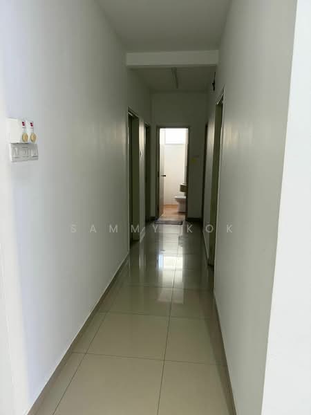 Kondominium untuk Dijual di Platinum Lake PV 15 - Sammy Kok - Corridor - PropertyGuru.com.my