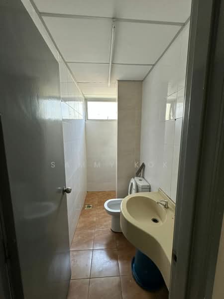 Kondominium untuk Dijual di Platinum Lake PV 15 - Sammy Kok - Bathroom - PropertyGuru.com.my