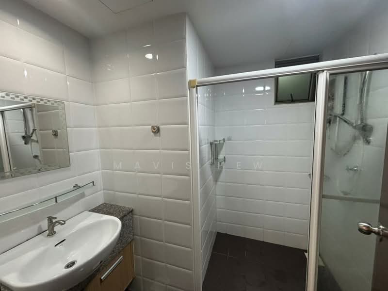 Pangsapuri untuk Disewa di Molek Pine 2 - Mavis Hew - Bathroom - PropertyGuru.com.my