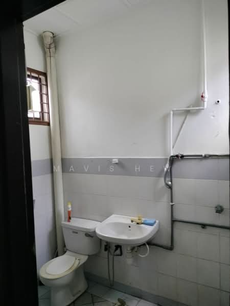 2-storey Terraced House for Rent in Permas Jaya (Johor Bahru) - Mavis Hew - Bathroom - PropertyGuru.com.my