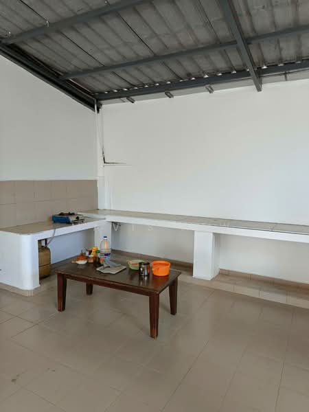 Rumah Teres 1.5 Tingkat untuk Disewa di Taman Megah Ria (Masai) - Mavis Hew - Kitchen - PropertyGuru.com.my