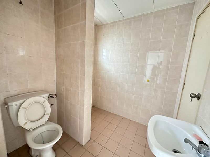 2-storey Terraced House for Sale in Kota Emerald (Rawang) - Elwin Mah - Bathroom - PropertyGuru.com.my