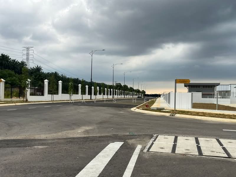 Semi-D Factory for Rent in Eco Business Park 1 (Johor Bahru) - Mavis Hew - Exterior - PropertyGuru.com.my