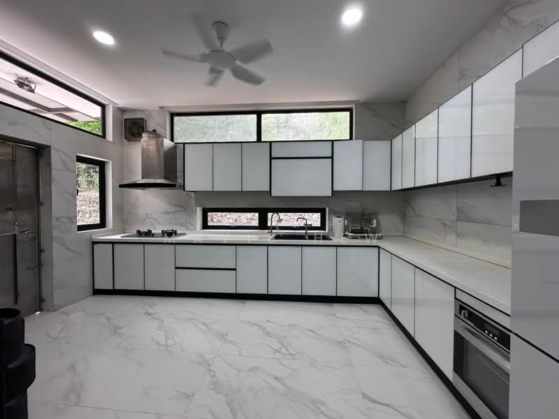 Servis Apartment untuk Disewa di TRELLIS RESIDENCES - Mavis Hew - Kitchen - PropertyGuru.com.my