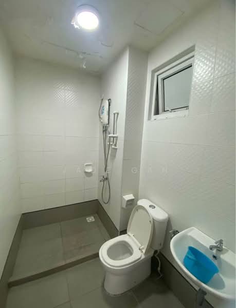 Service Residence for Rent at Seasons Amara Larkin - Jade Gan - Bathroom - PropertyGuru.com.my
