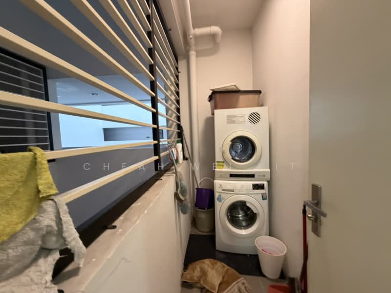 Servis Apartment untuk Disewa di Nova Saujana - Cheah Wei Kit - Balcony - PropertyGuru.com.my