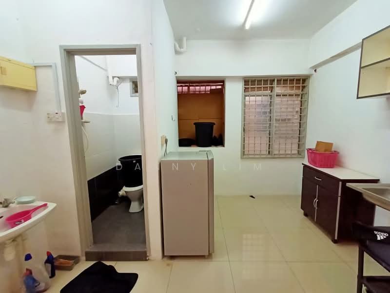 Apartment for Sale at Taman Lone Pine (Medium Low Cost) - Danny Lim - Bathroom - PropertyGuru.com.my