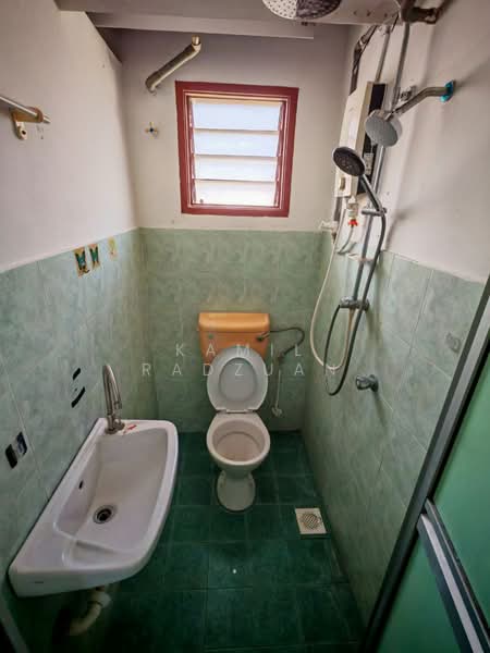 Flat for Rent at Taman Bukit Mewah - Kamil Radzuan - Bathroom - PropertyGuru.com.my