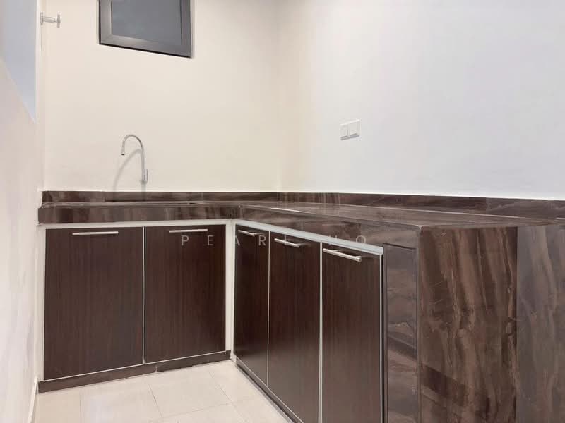 Servis Apartment untuk Disewa di Sunway Belfield - Pearl Ho - Kitchen - PropertyGuru.com.my