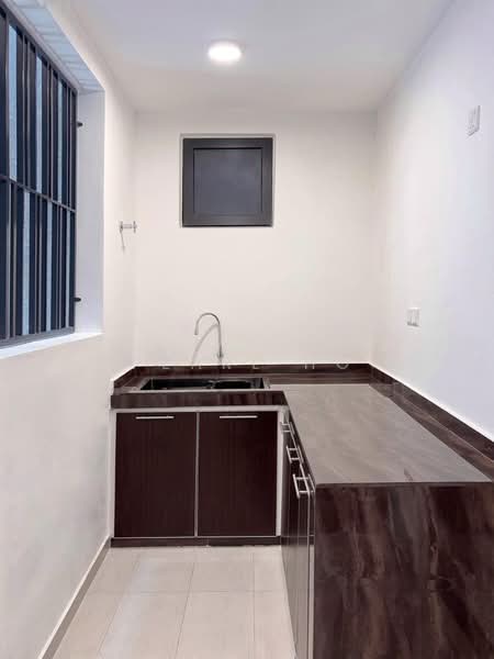 Servis Apartment untuk Disewa di Sunway Belfield - Pearl Ho - Kitchen - PropertyGuru.com.my