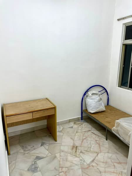 Rumah Teres 1 Tingkat untuk Dijual di Taman Desa Cempaka (Nilai) - Azrul Othman - Bedroom - PropertyGuru.com.my