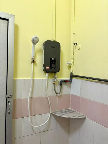 Rumah Teres 1 Tingkat untuk Dijual di Taman Desa Cempaka (Nilai) - Azrul Othman - Bathroom - PropertyGuru.com.my