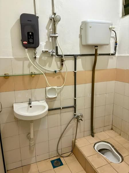 Rumah Teres 1 Tingkat untuk Dijual di Taman Desa Cempaka (Nilai) - Azrul Othman - Bathroom - PropertyGuru.com.my