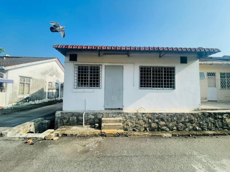 Rumah Teres 1 Tingkat untuk Dijual di Taman Desa Cempaka (Nilai) - Azrul Othman - Exterior - PropertyGuru.com.my