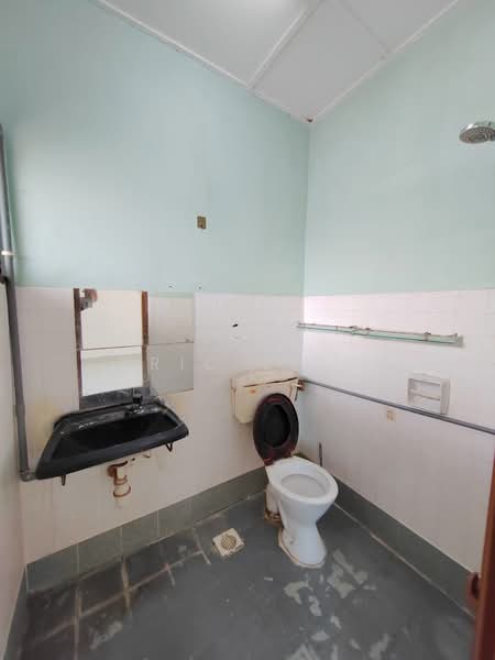 2-storey Terraced House for Sale in Pandan Perdana (Ampang) - Eric Liew - Bathroom - PropertyGuru.com.my