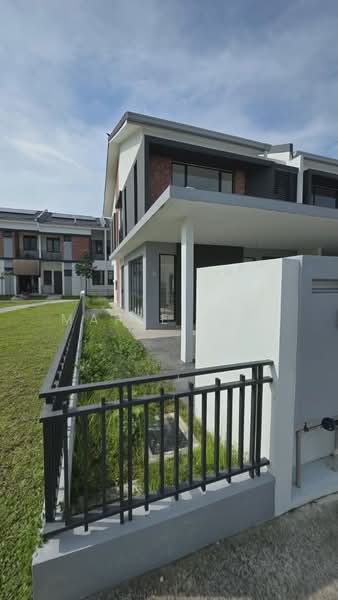 Rumah Teres 2 Tingkat untuk Dijual di Shah Alam (Selangor) - Maple Kok - PropertyGuru.com.my