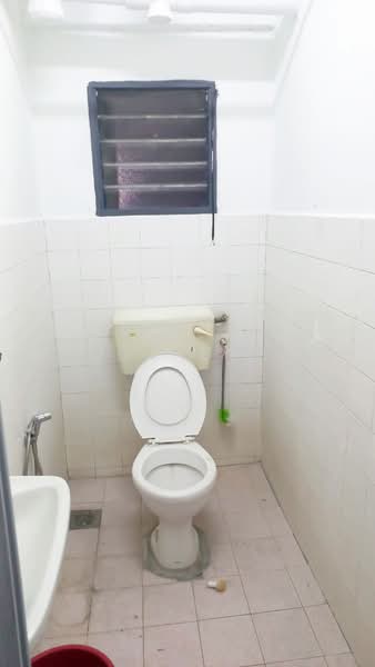 Rumah Flat untuk Disewa di Desa Sri Puteri - Max Low - Bathroom - PropertyGuru.com.my