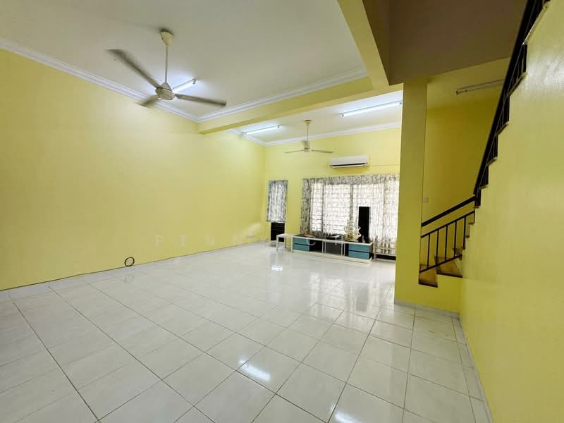 Rumah Teres untuk Dijual di Bandar Bukit Tinggi (Klang) - Penny Chia - Living Room - PropertyGuru.com.my